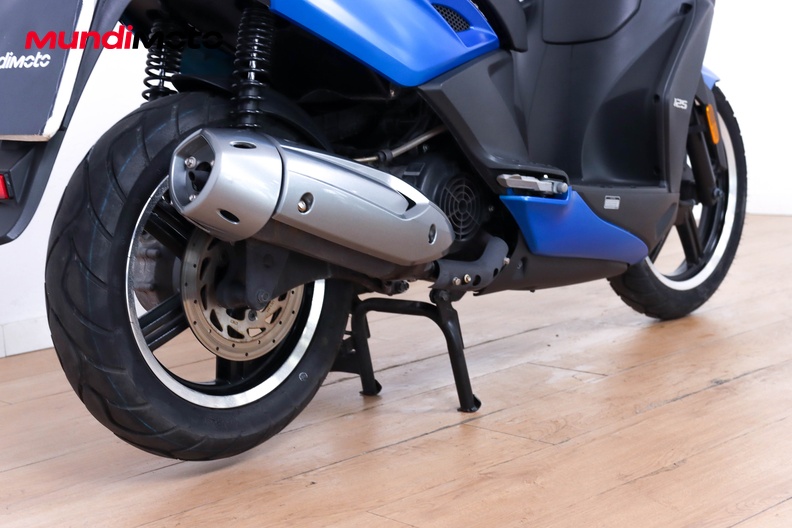 Motorbike image 3