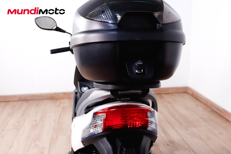 Motorbike image 9