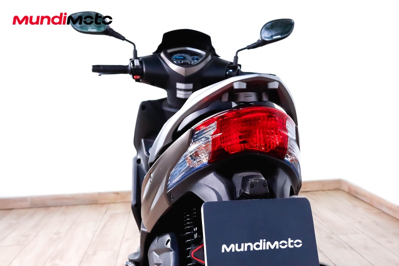 Motorbike image 9