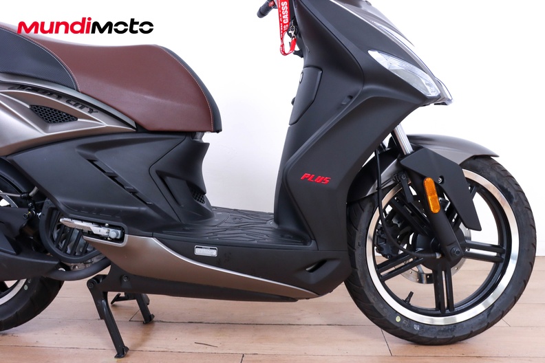 Motorbike image 12