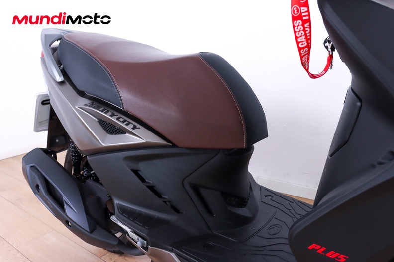 Motorbike image 13