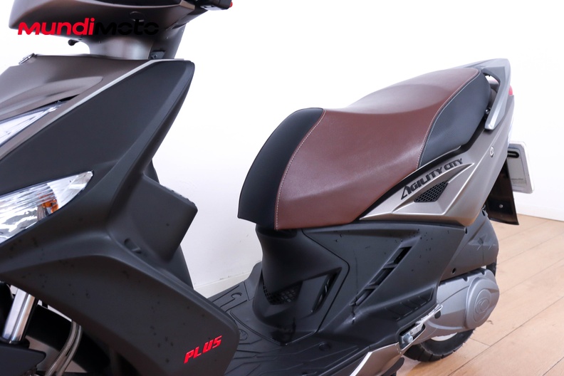 Motorbike image 8