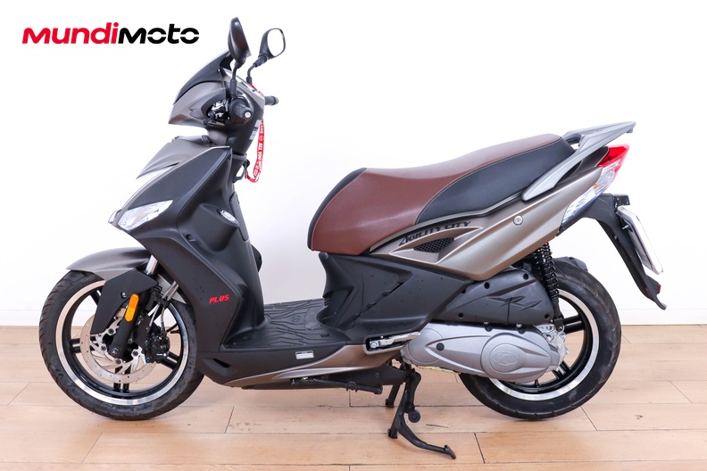 Motorbike image 5