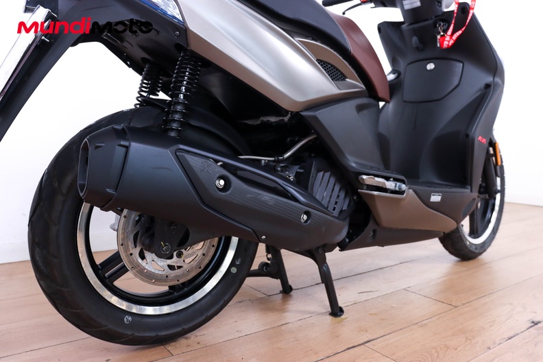 Motorbike image 3