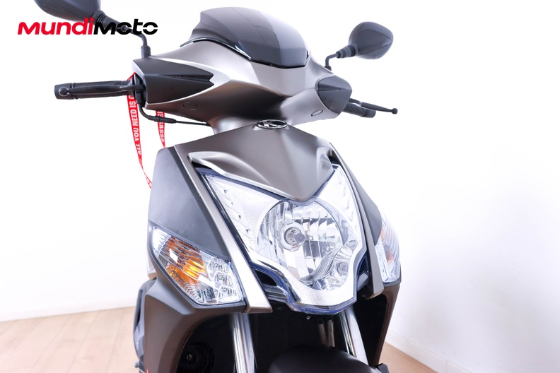 Motorbike image 4