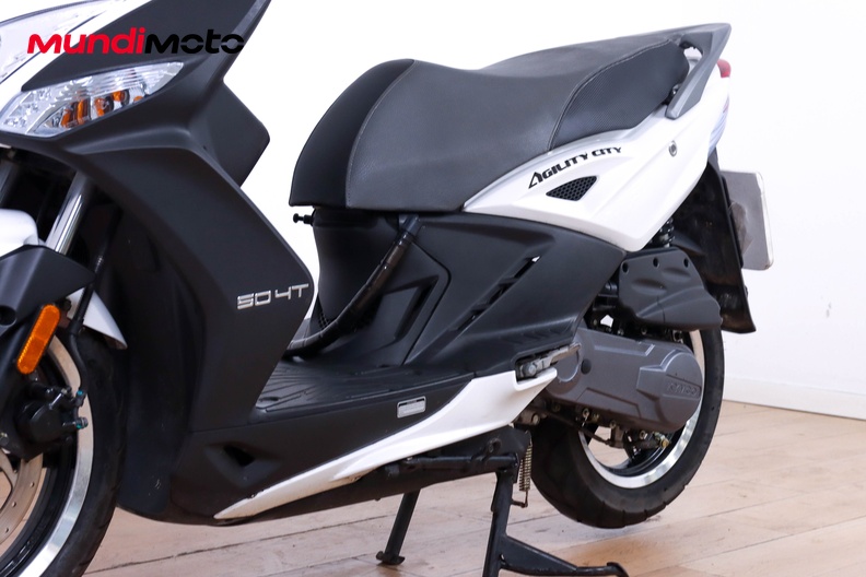 Motorbike image 8