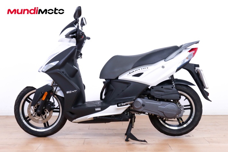 Motorbike image 5