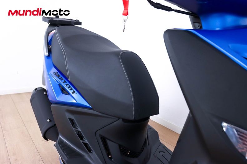 Motorbike image 12