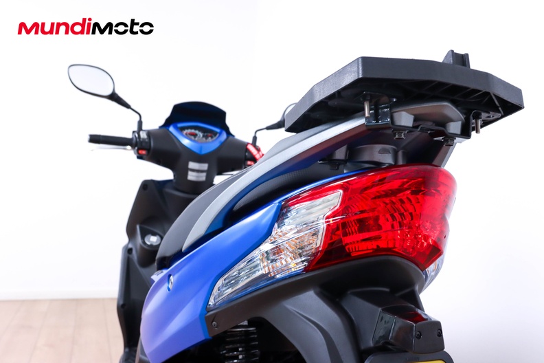 Motorbike image 9