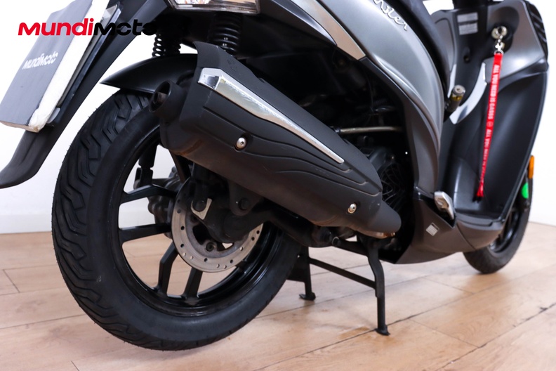 Motorbike image 3
