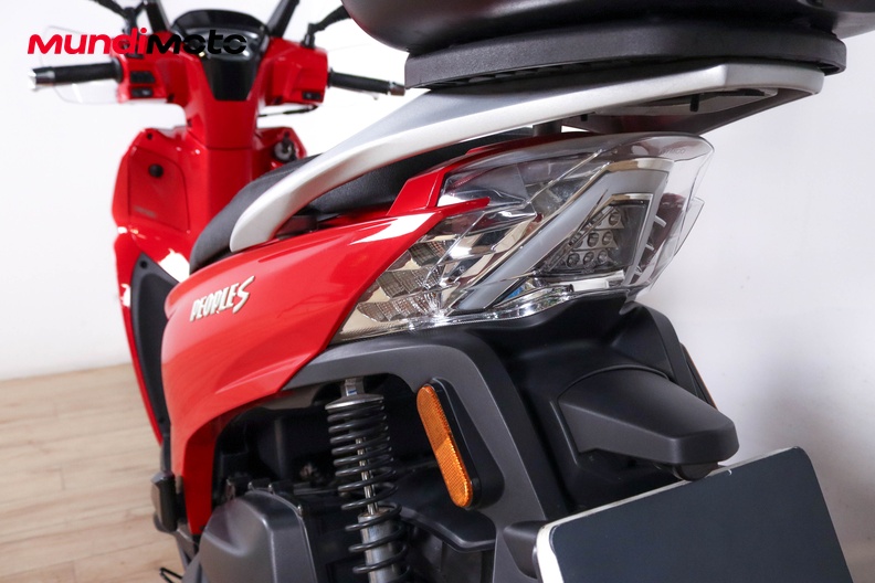 Motorbike image 9