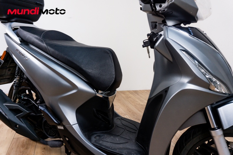 Motorbike image 4