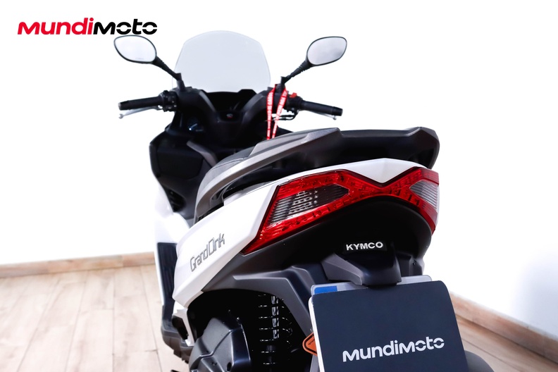 Motorbike image 9