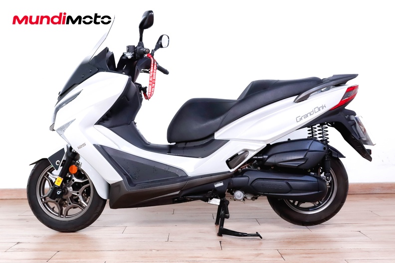 Motorbike image 5