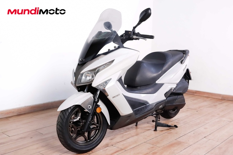 Motorbike image 7