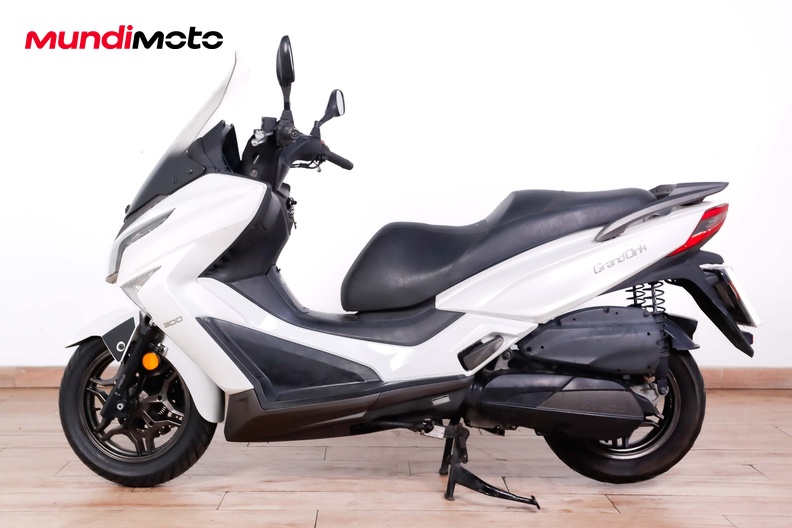 Motorbike image 5