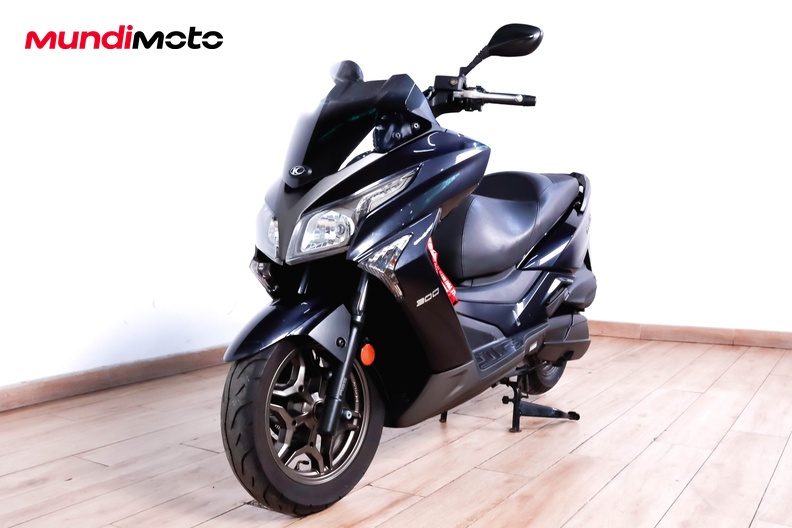 Motorbike image 7