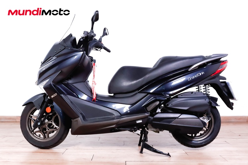 Motorbike image 5