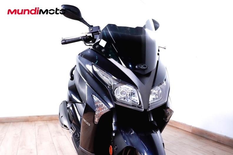 Motorbike image 4