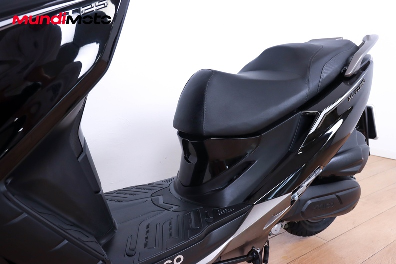 Motorbike image 8