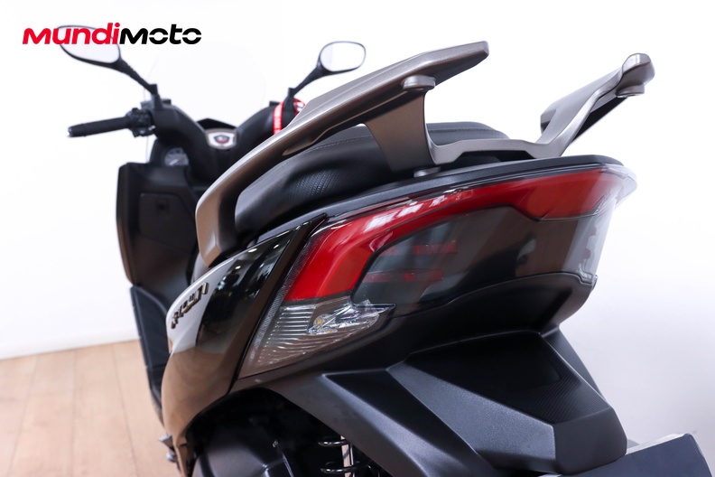 Motorbike image 9