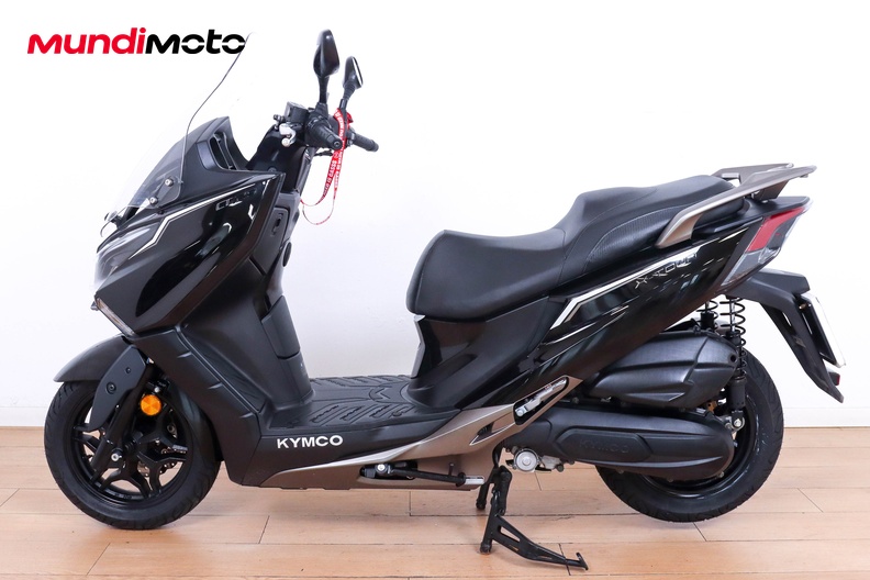 Motorbike image 5