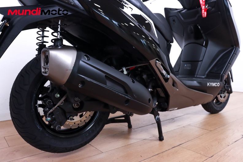 Motorbike image 3