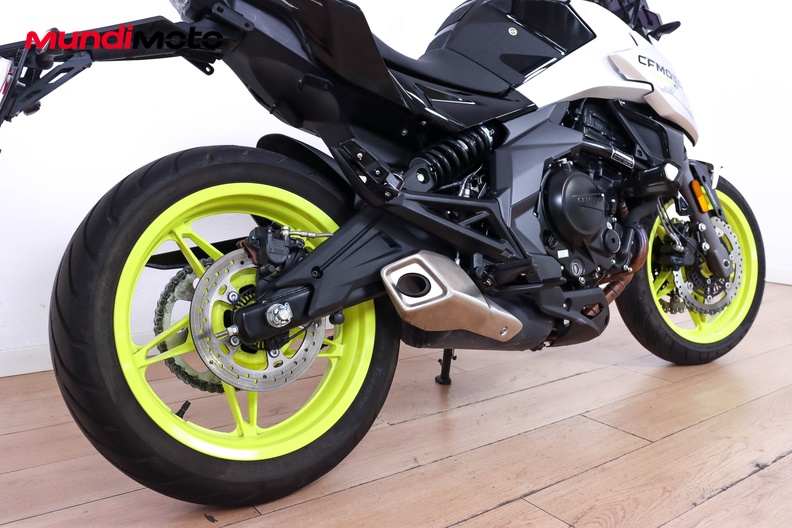 Motorbike image 3