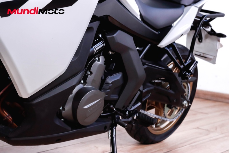 Motorbike image 8
