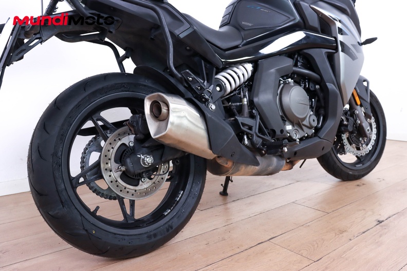 Motorbike image 3
