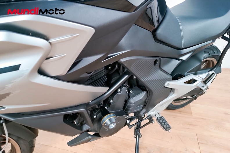Motorbike image 9