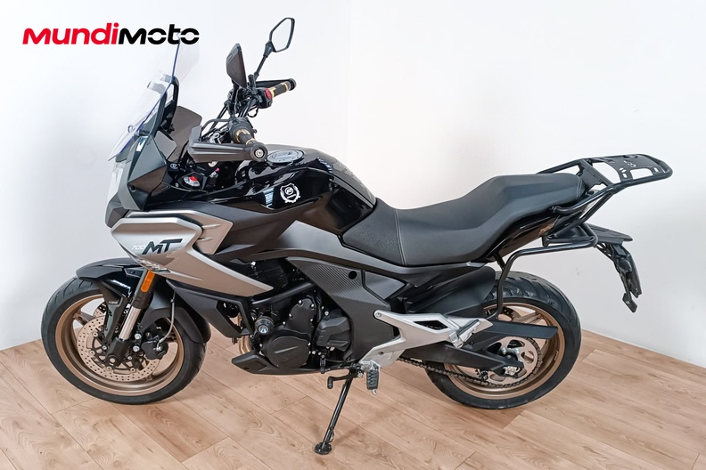 Motorbike image 5
