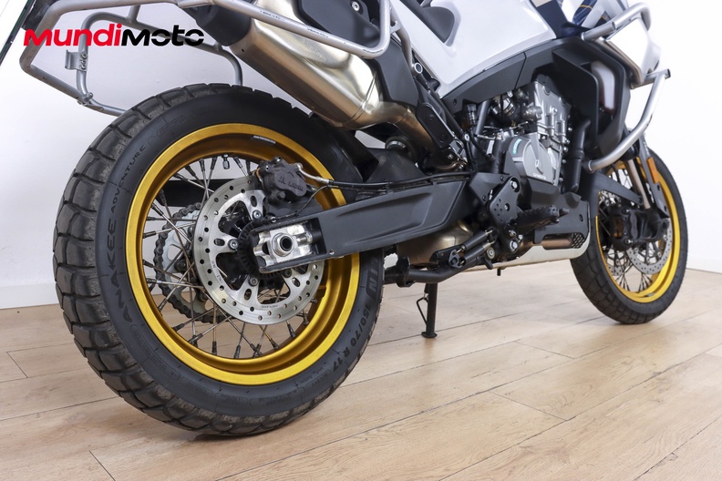 Motorbike image 3