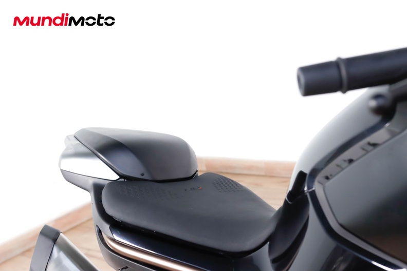 Motorbike image 13