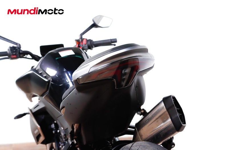Motorbike image 9