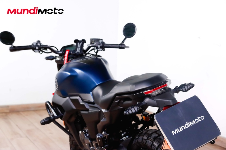 Motorbike image 9
