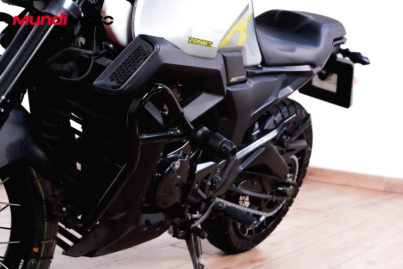 Motorbike image 8