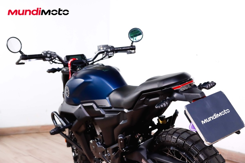 Motorbike image 9