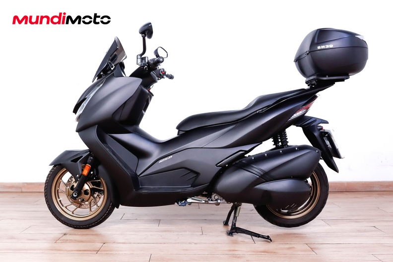 Motorbike image 5