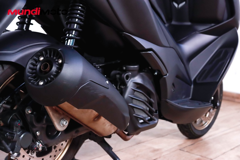 Motorbike image 3
