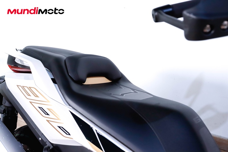 Motorbike image 13