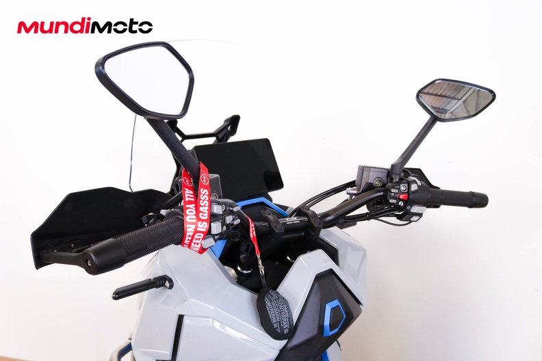 Motorbike image 10