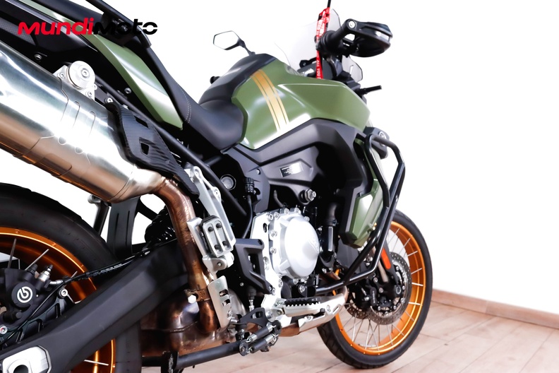 Motorbike image 3