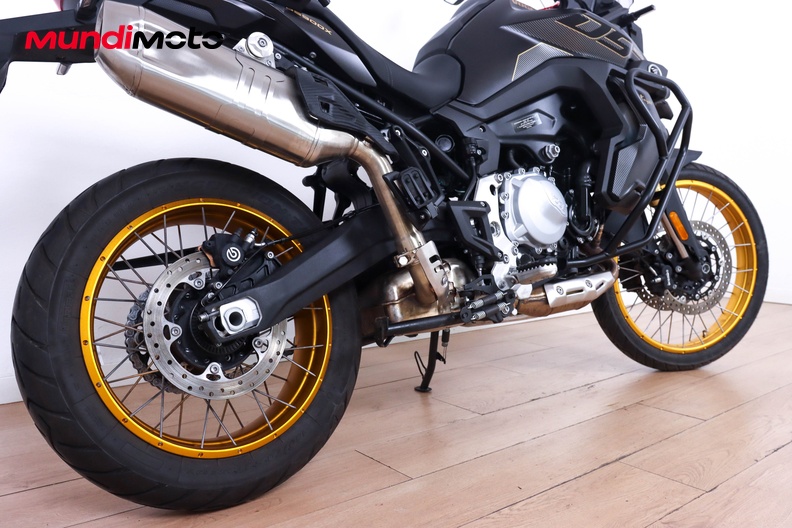 Motorbike image 3