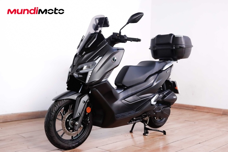 Motorbike image 7