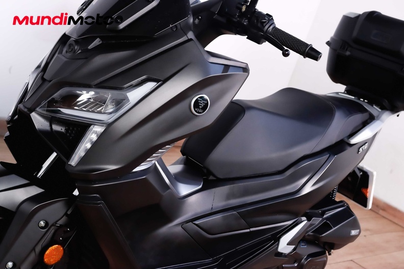 Motorbike image 8