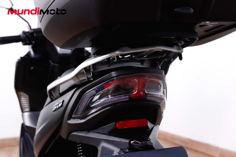 Motorbike image 9