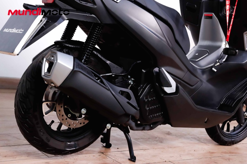 Motorbike image 3