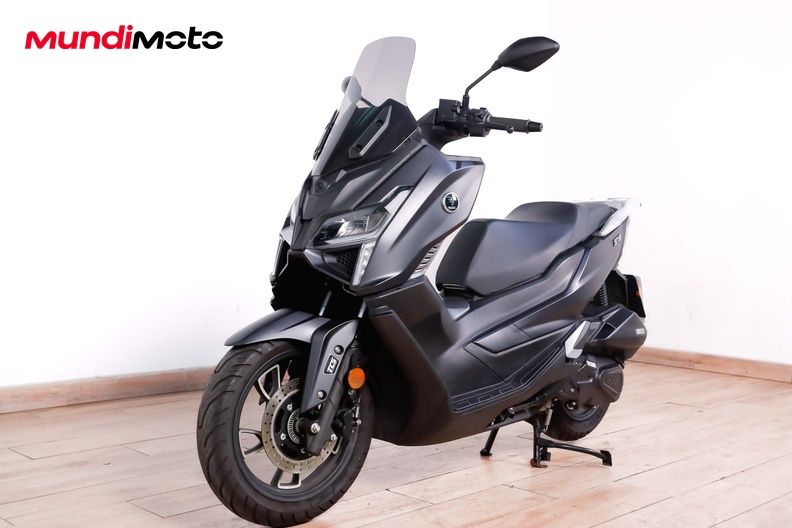 Motorbike image 7