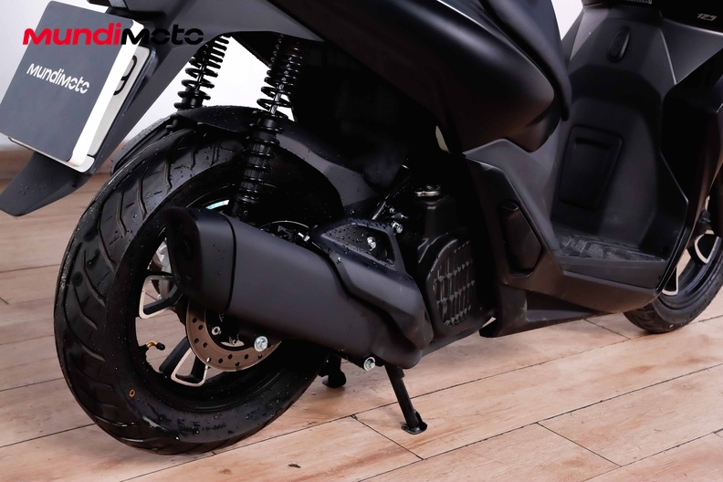 Motorbike image 3